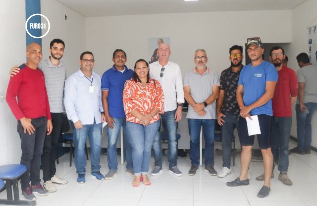 Prefeito de Itabela se reúne com provedores de Internet para discutir desorganização dos postes