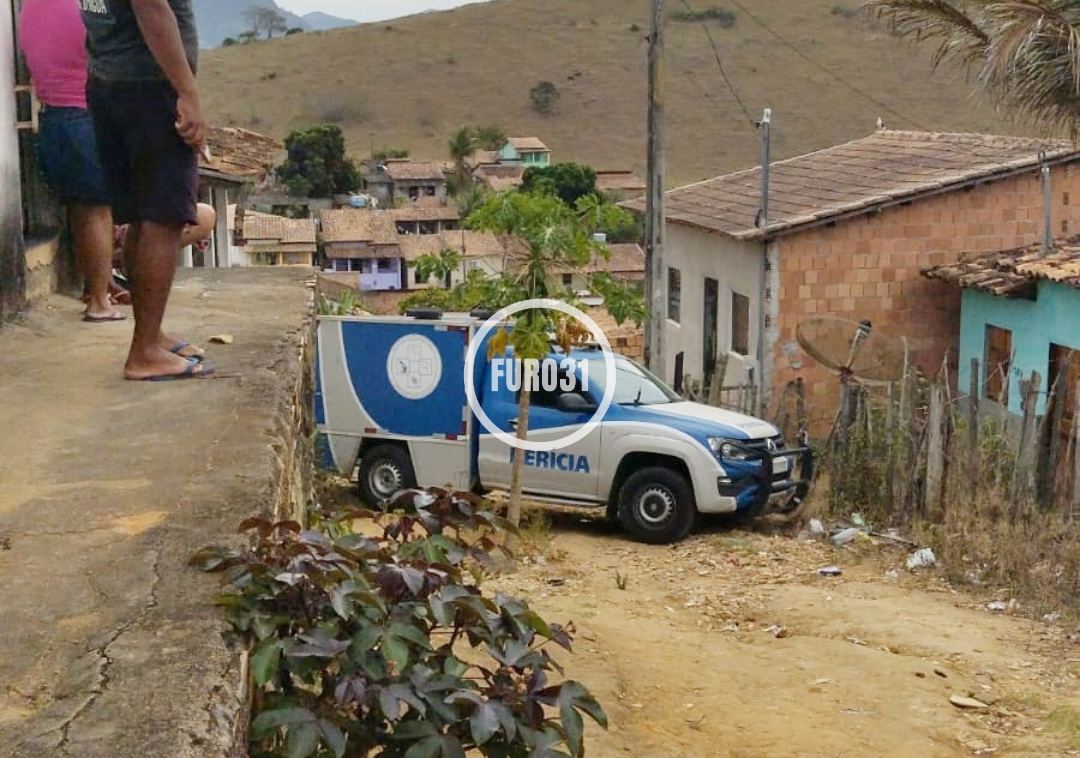 Homem é encontrado morto dentro de casa com perfurações pelo corpo em Guaratinga