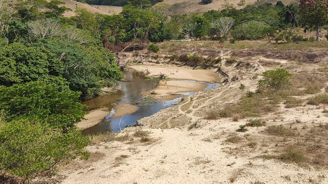 Vereador cobra ações da Embasa para preservação do Rio Buranhém