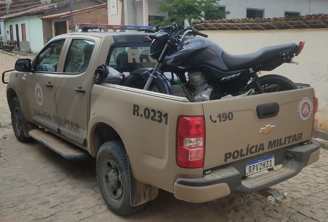 Em Buranhém, Polícia Militar recupera moto furtada em Arraial d’Ajuda