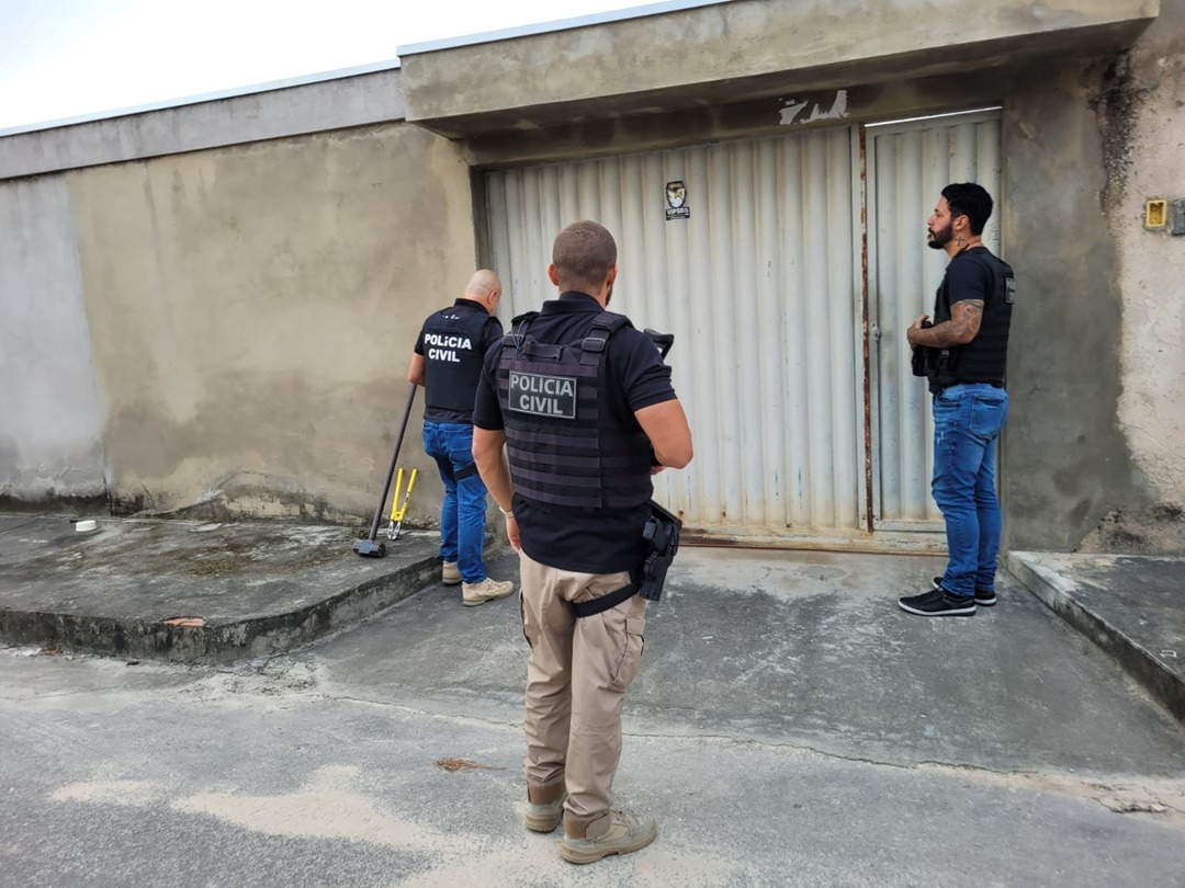 Polícia Civil cumpre mandados de busca e apreensão na operação GateWay em Eunápolis