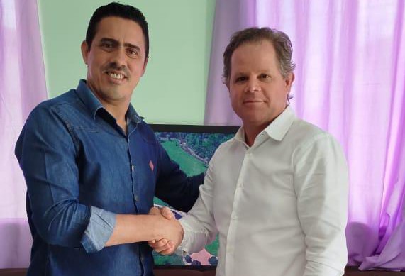 Pré-candidato a prefeito de Guaratinga, Branco Costa, recebe apoio de importante liderança política Fred Moura