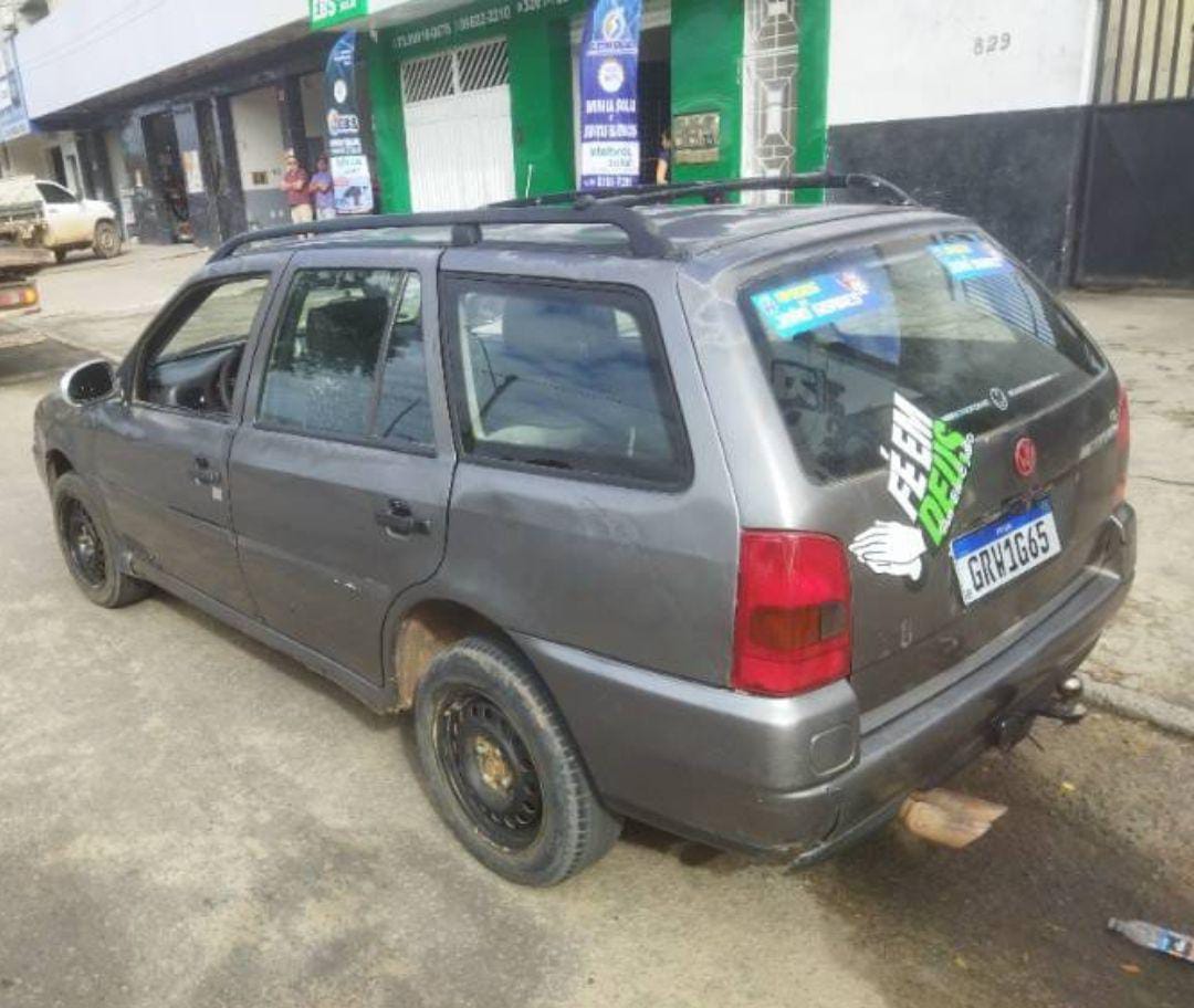 Carro roubado é recuperado pela Polícia Militar em Eunápolis