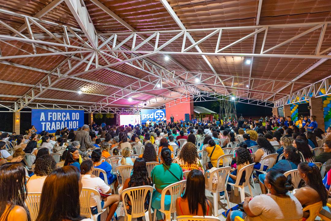 Centenas de mulheres se reúnem em apoio à candidatura de Cláudia à prefeita de Porto Seguro 