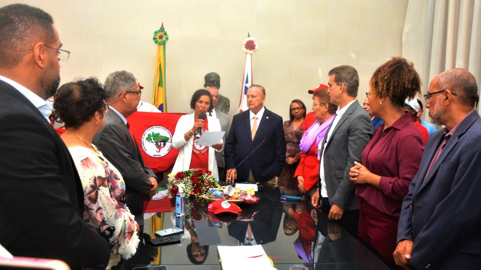 Natural de Eunápolis, Lucinha Barbosa é empossada como nova deputada estadual do PT Bahia