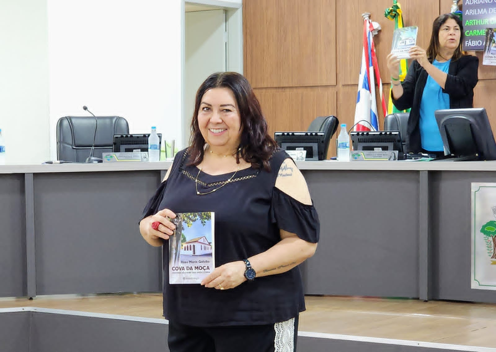 Jornalista e historiadora Rose Marie foi homenageada na Câmara de Vereadores de Eunápolis