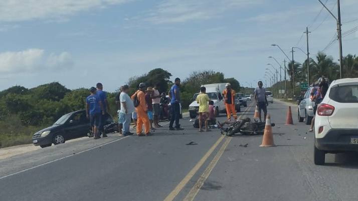 Colisão entre motos em Santa Cruz Cabrália deixa uma pessoa morta e outra ferida