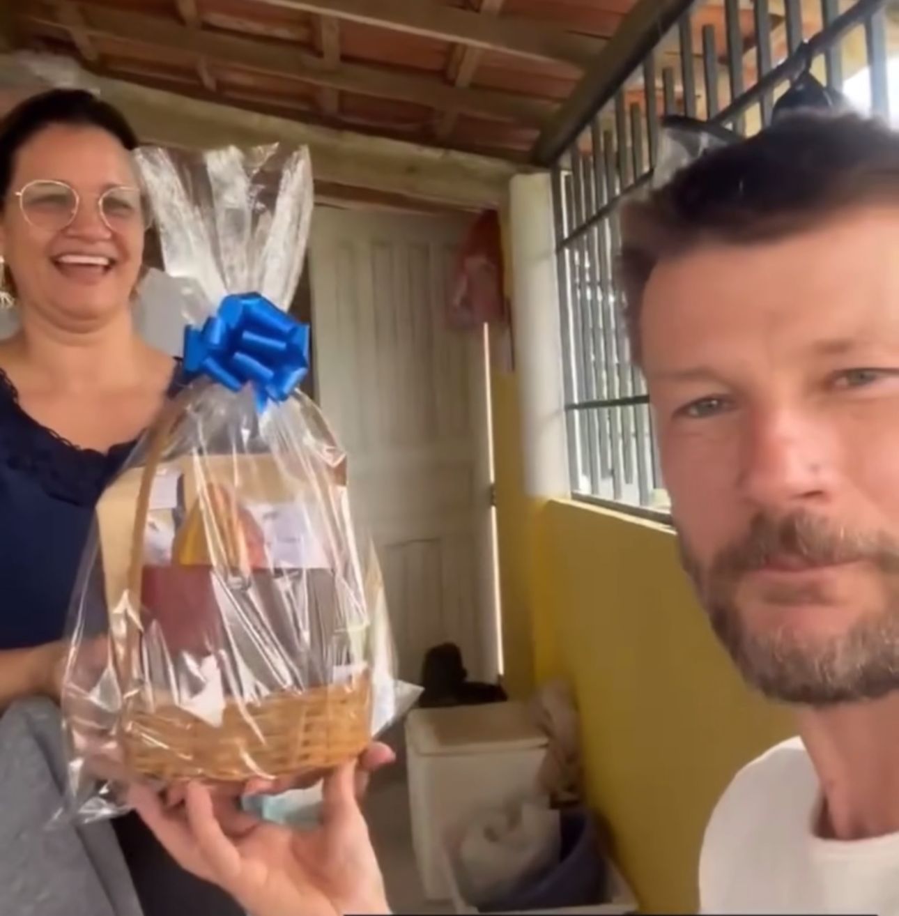 Rodrigo Hilbert ganha cesta com chocolates de Guaratinga durante Brasil Ride Bahia 2024