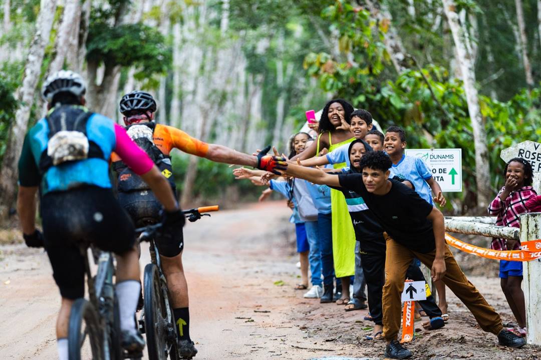 Chuva e lama exigem sagacidade dos ultramaratonistas da Brasil Ride no segundo dia de prova