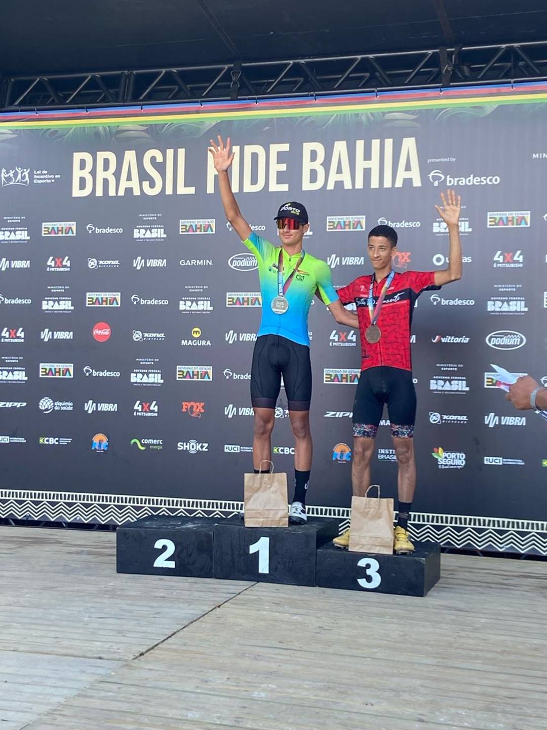 Jovem de Guaratinga ganha medalha de bronze na Maratona do Descobrimento