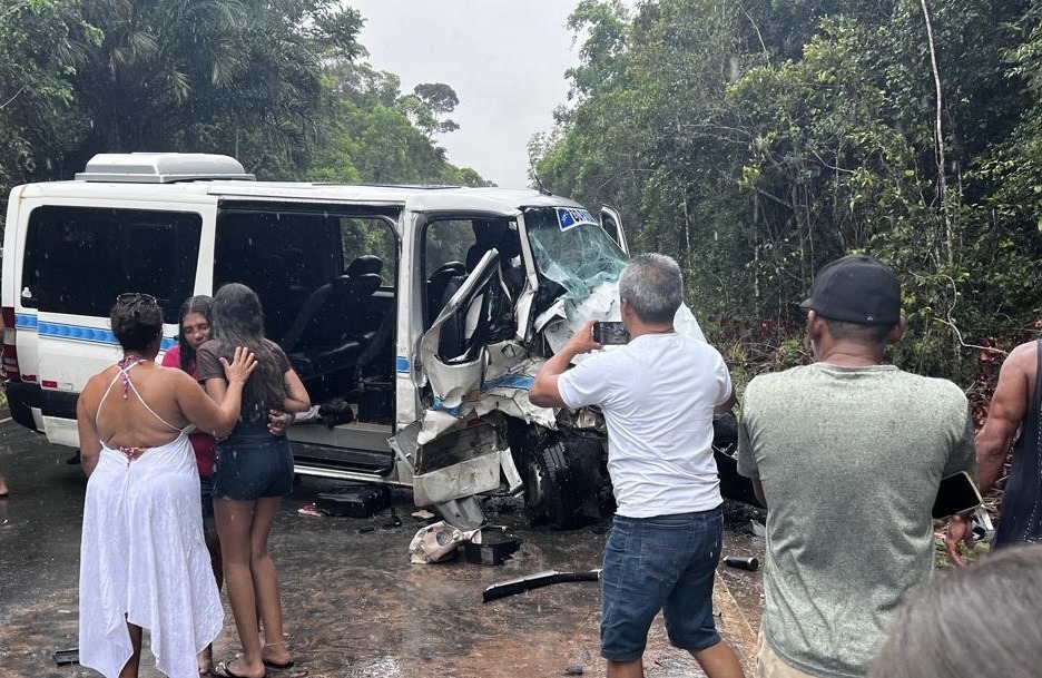 Trágico acidente deixa um morto e vários feridos na estrada entre Arraial d’Ajuda e Trancoso