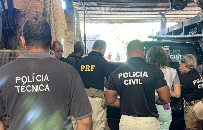 Mais de 100kg de drogas são incinerados por policiais em Eunápolis