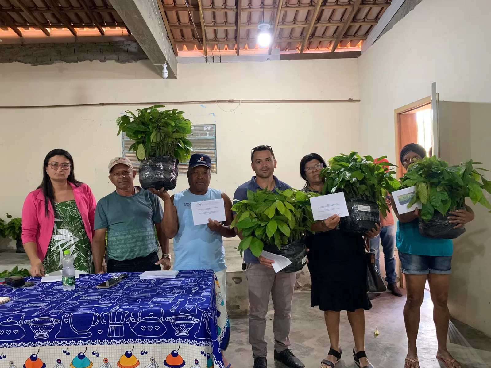 Sindicato de Trabalhadores Rurais entrega mais de 6 mil mudas de cacau a agricultores familiares em Guaratinga