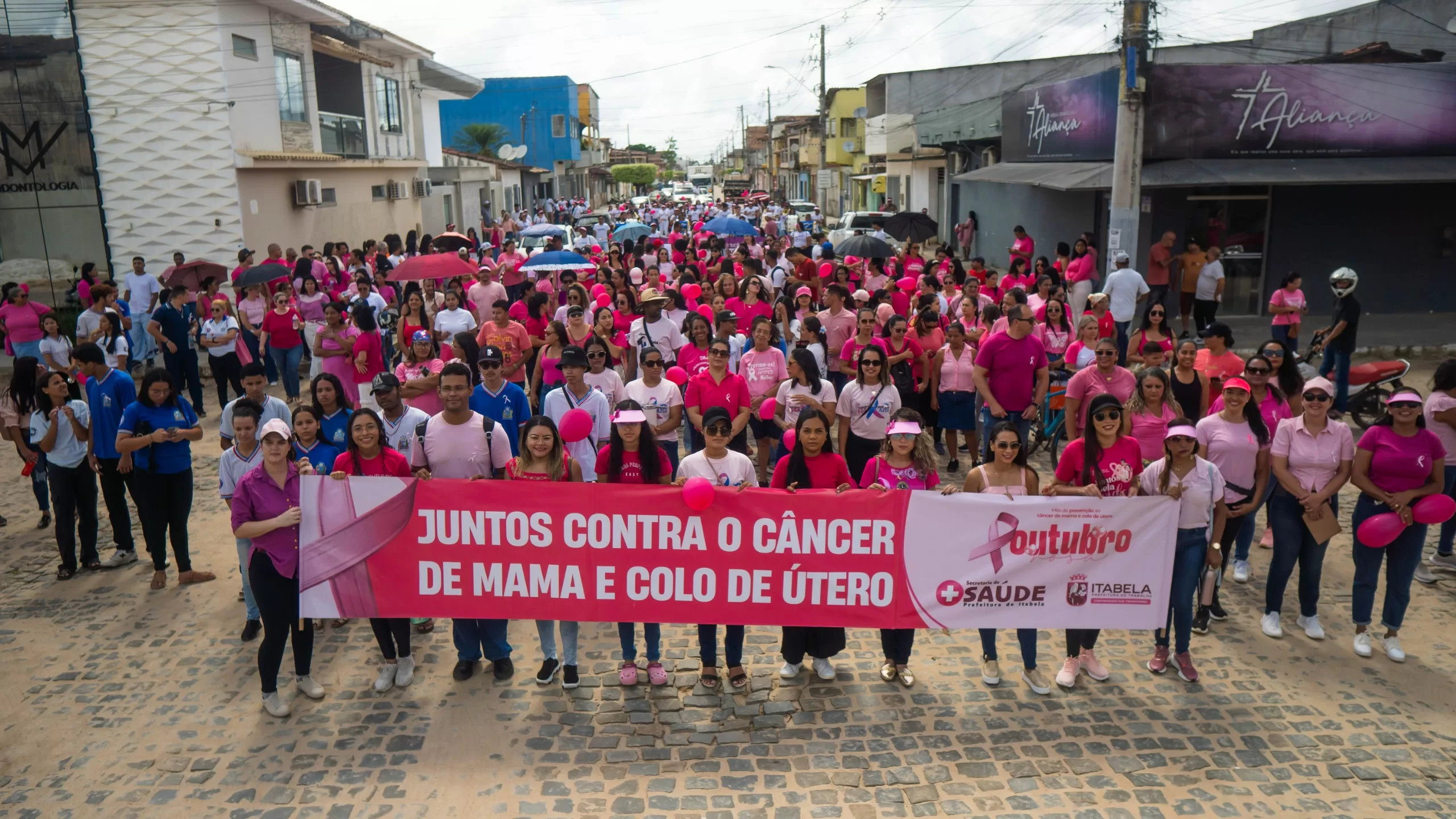 Outubro Rosa: Prefeitura de Itabela promove caminhada pela prevenção e pela saúde da mulher