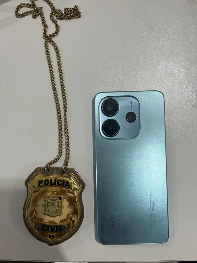 Celular furtado é localizado em terreno em Porto Seguro
